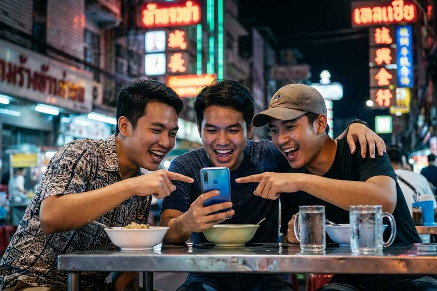 អ្នកលេងនៅកម្ពុជា